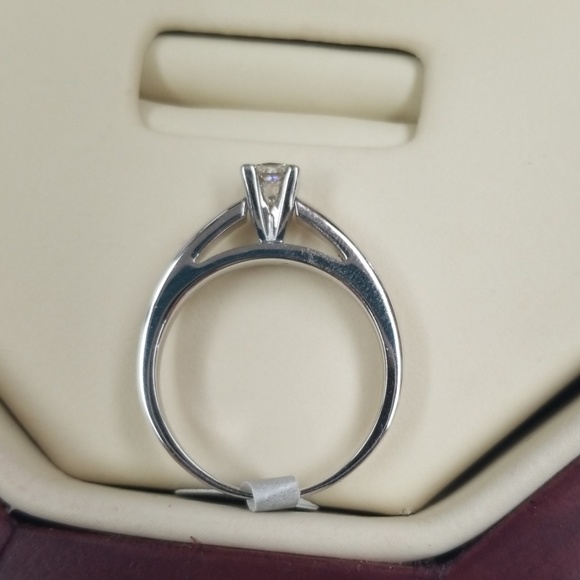 Diamond ring - Picture 3 of 3